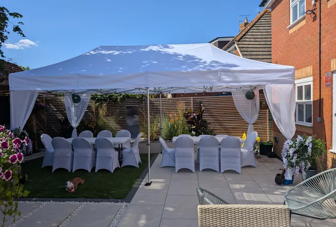 The 8x4m Estate dressed for a garden party in Buckinghamshire